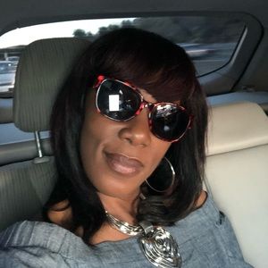 Meet your Posher, Pamela